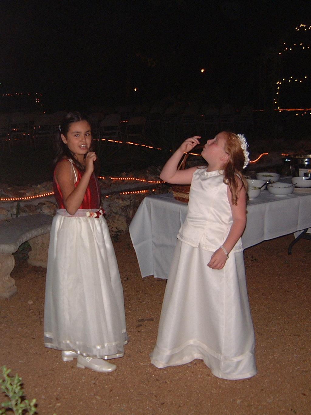 2003/10(Oct)/03(Urbik-Wedding)/1024x768_2003-10-05 19-54-27.JPG